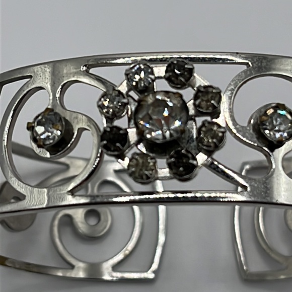 Metal bracelet with clear and black rhinestones - Picture 4 of 5